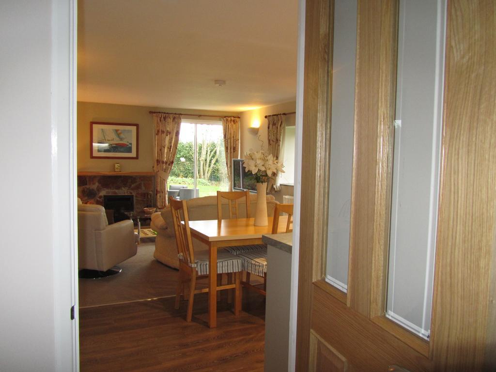 Vine Cottage At Eastleigh Bideford Room photo