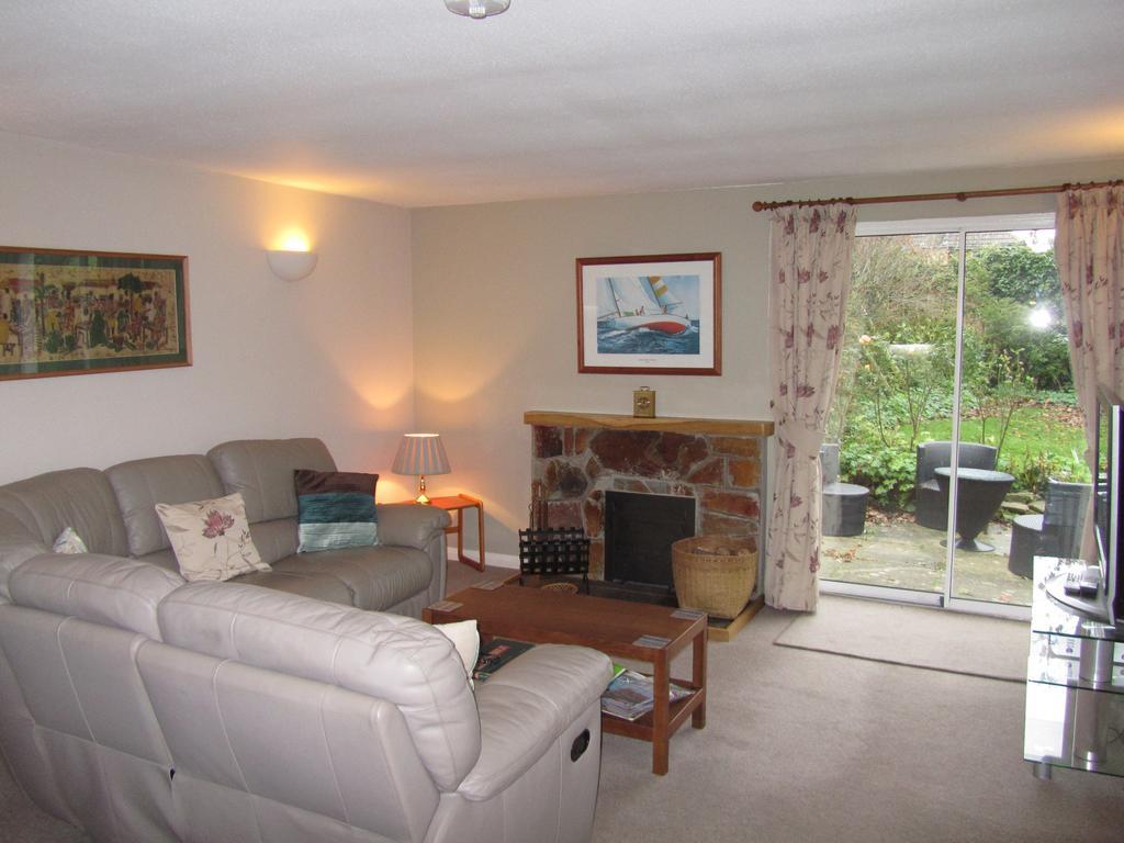 Vine Cottage At Eastleigh Bideford Room photo